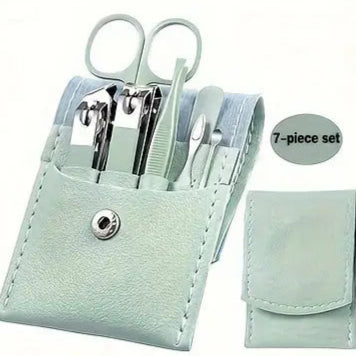 MANICURE TOOL SET 7 pieces total!