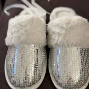 CAT & JACK GIRLS SLIPPERS 